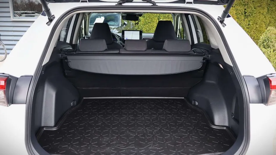 TOYOTA RAV4 -