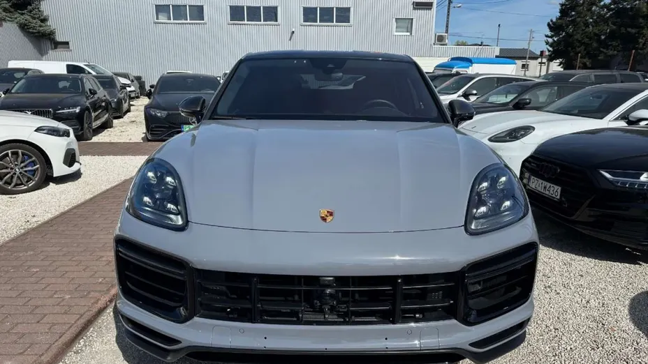 PORSCHE Cayenne -