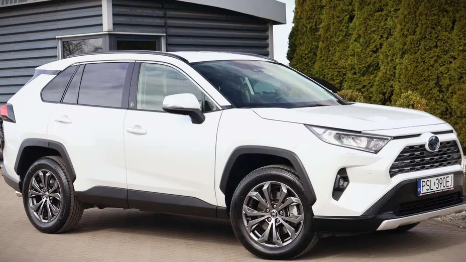 TOYOTA RAV4 -