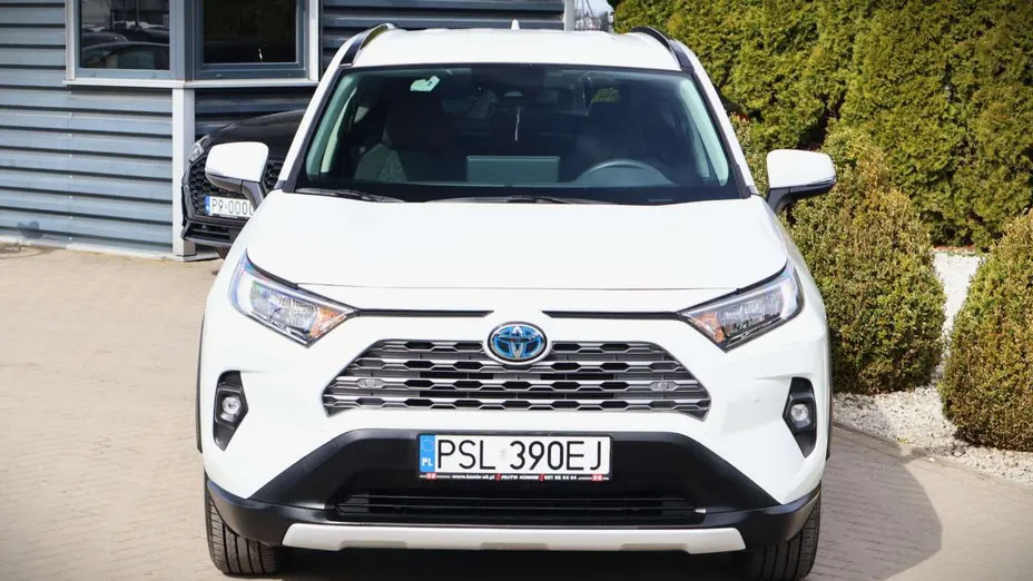 TOYOTA RAV4 -