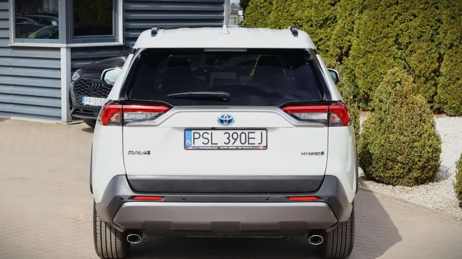 TOYOTA RAV4 -