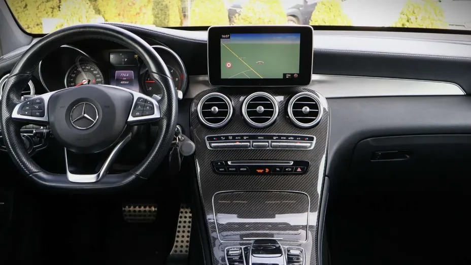 MERCEDES-BENZ GLC -
