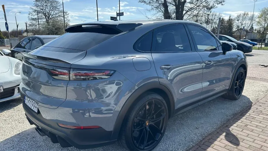 PORSCHE Cayenne -