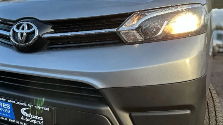 TOYOTA Proace -