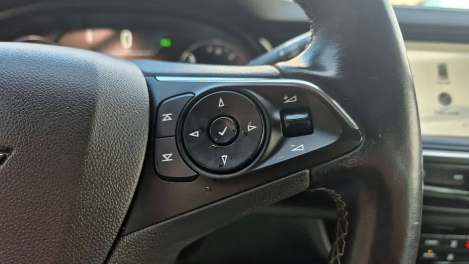 OPEL Insignia -