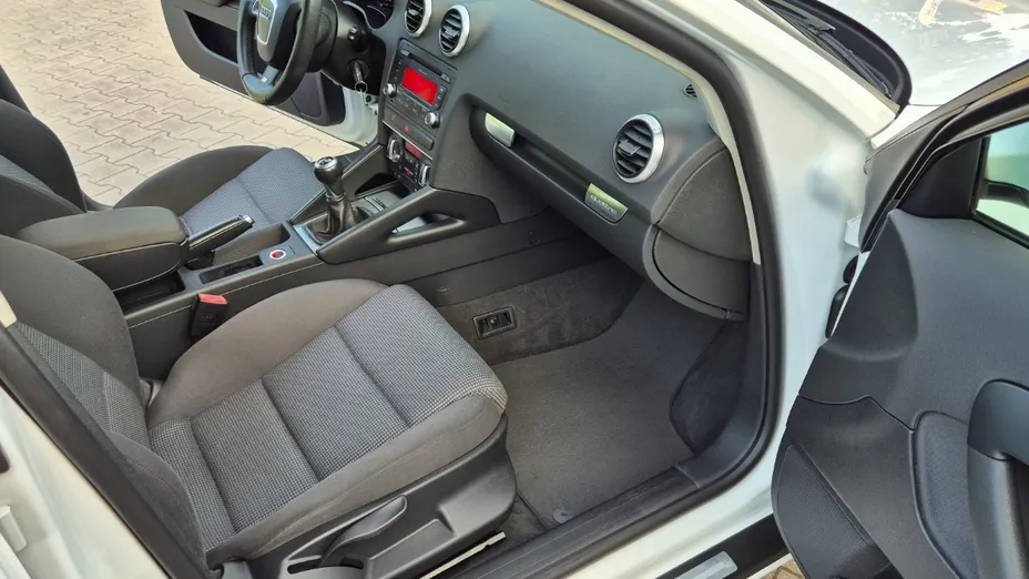 AUDI A3 Sportback -