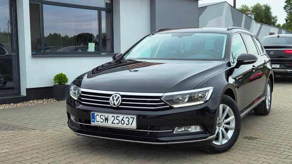 VOLKSWAGEN Passat -