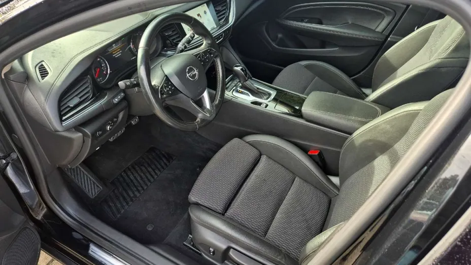 OPEL Insignia -