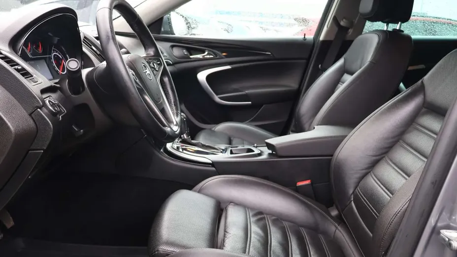 OPEL Insignia -