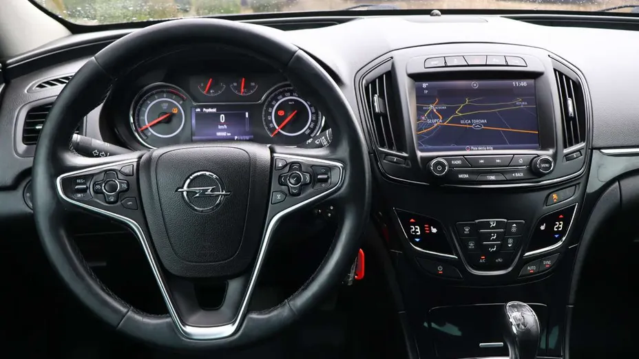 OPEL Insignia -