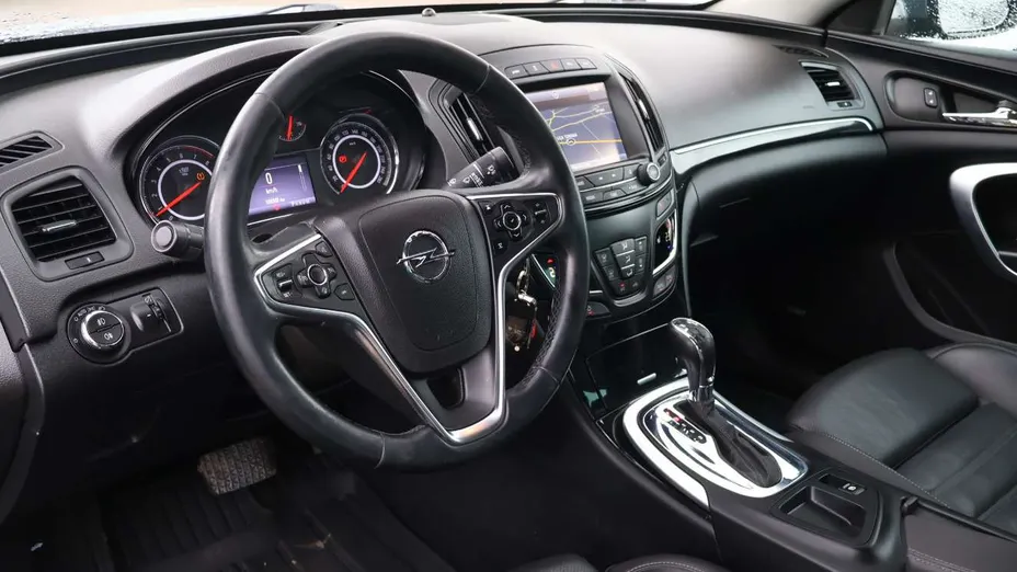 OPEL Insignia -