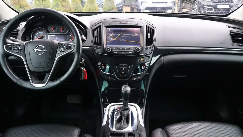 OPEL Insignia -