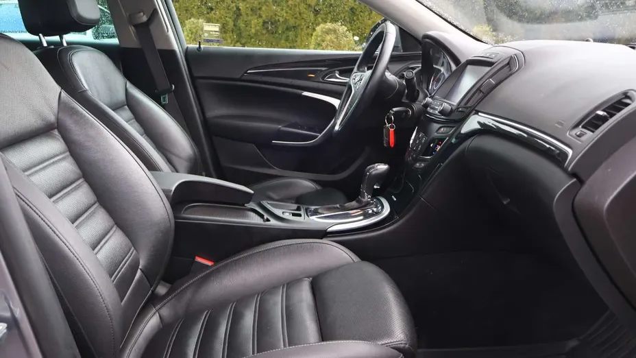 OPEL Insignia -