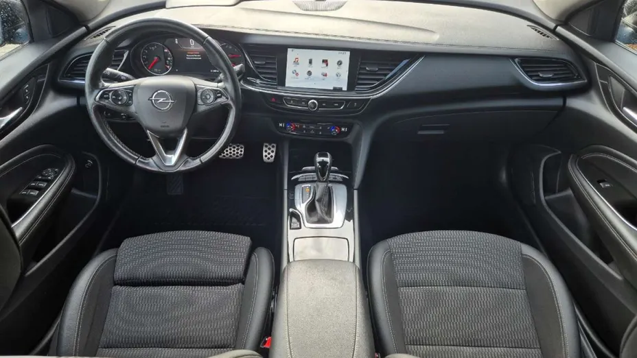 OPEL Insignia -