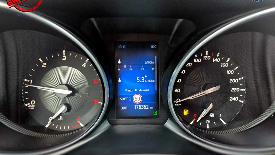 TOYOTA Avensis -