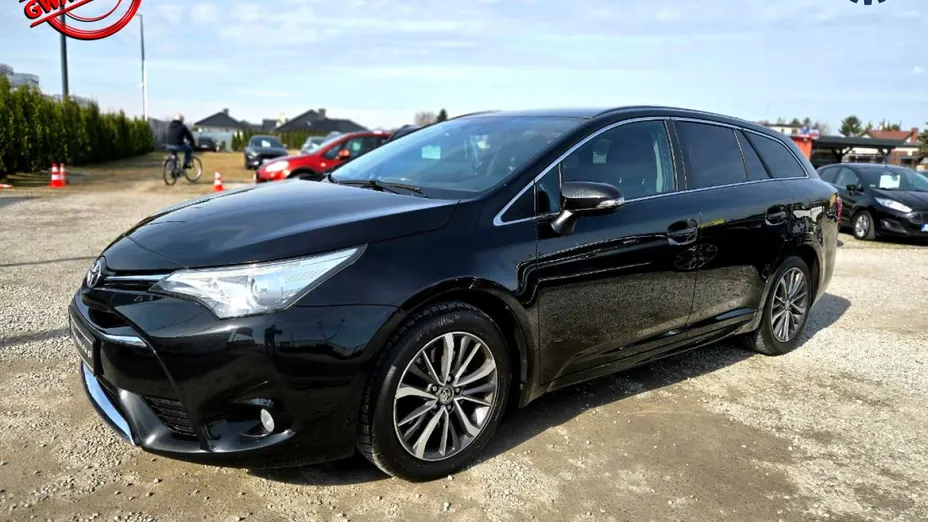 TOYOTA Avensis -