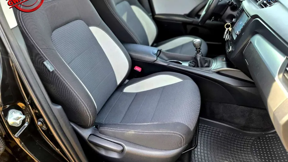 TOYOTA Avensis -