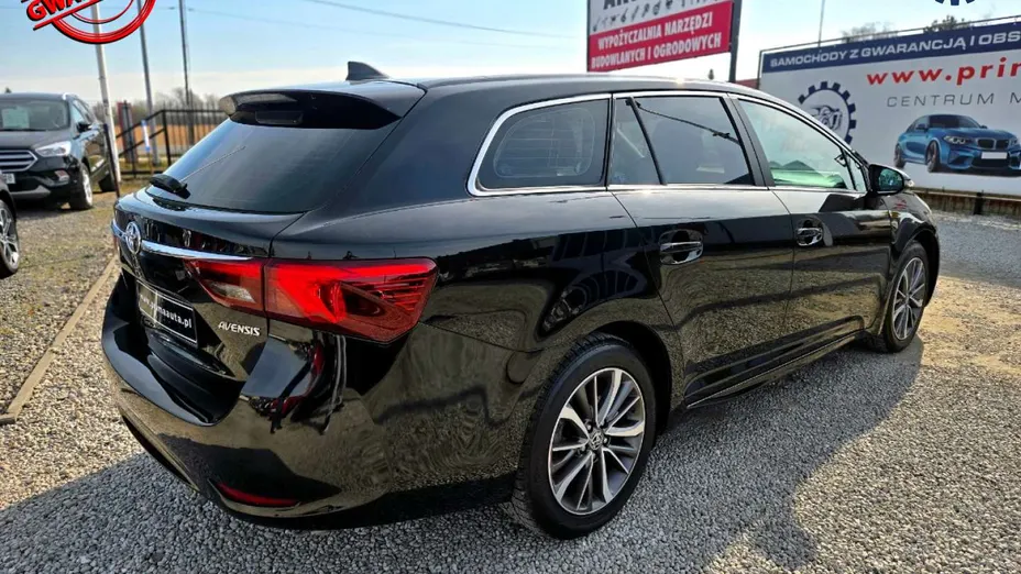 TOYOTA Avensis -