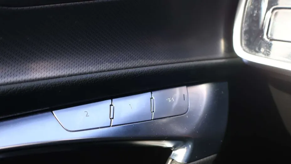 AUDI A6 -