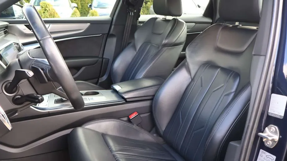 AUDI A6 -