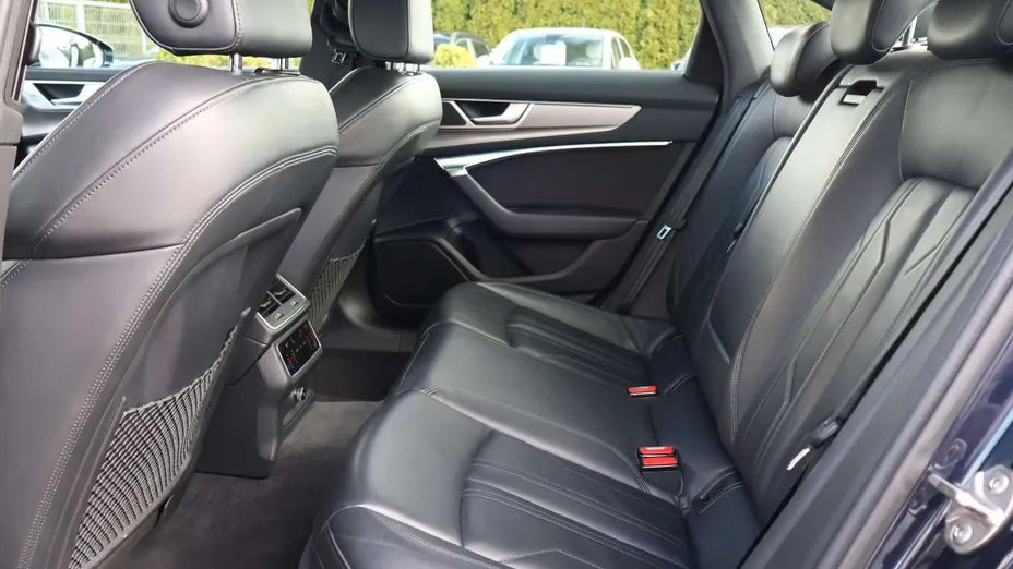 AUDI A6 -