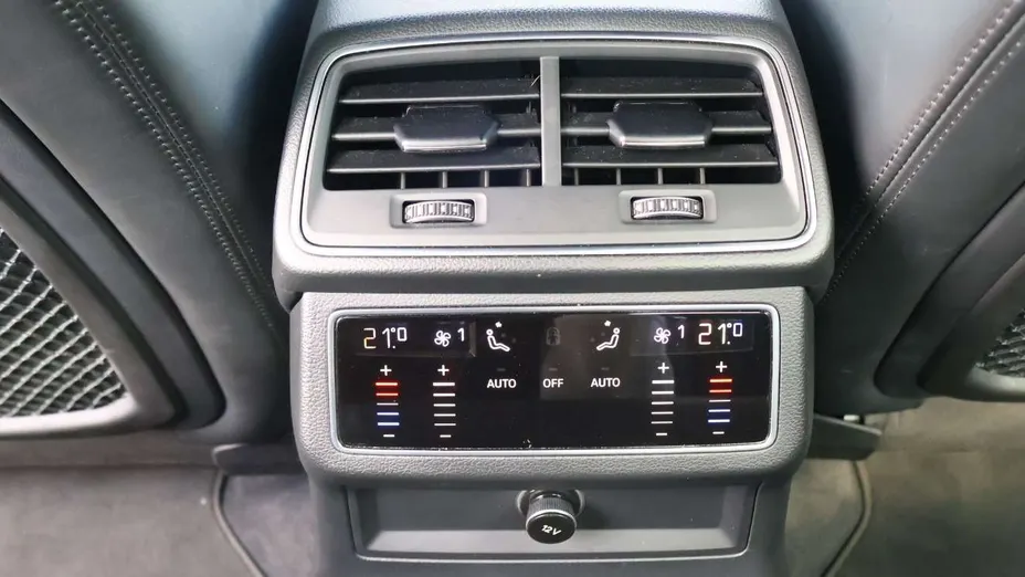 AUDI A6 -