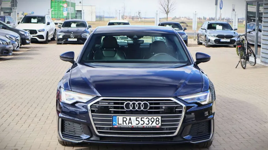 AUDI A6 -