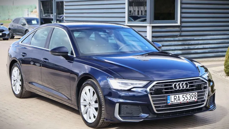 AUDI A6 -