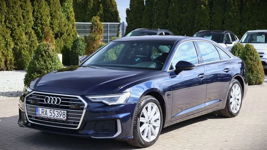 AUDI A6 -