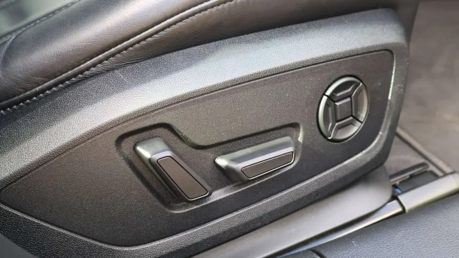 AUDI A6 -