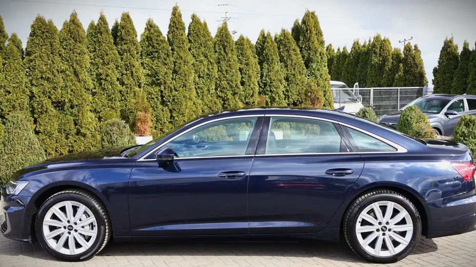 AUDI A6 -