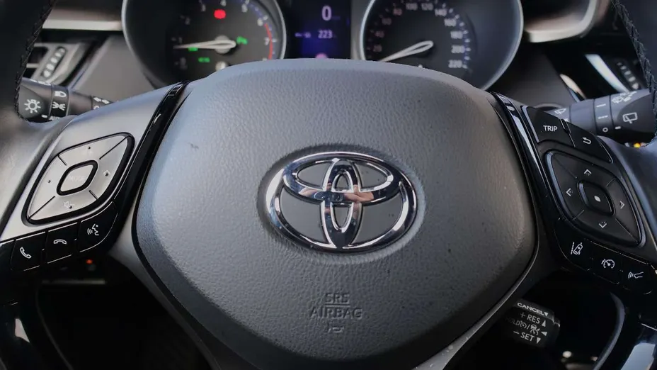 TOYOTA C-HR -