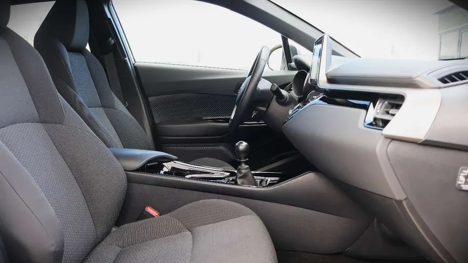 TOYOTA C-HR -