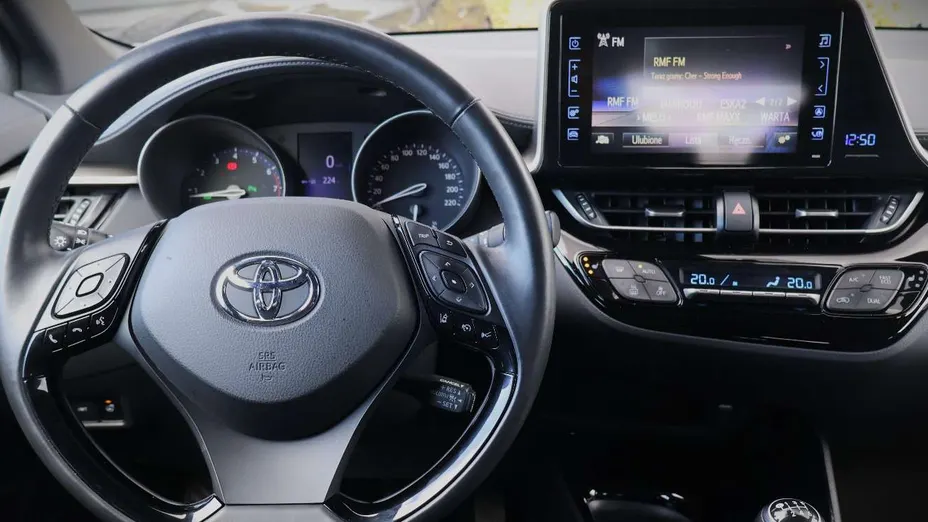TOYOTA C-HR -