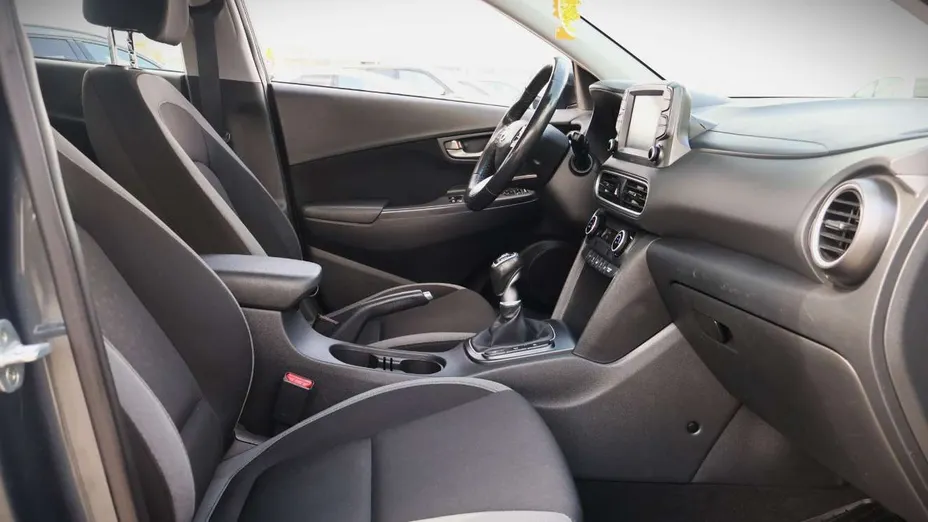 HYUNDAI Kona -