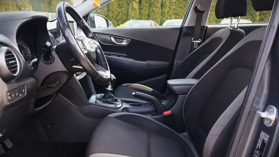 HYUNDAI Kona -