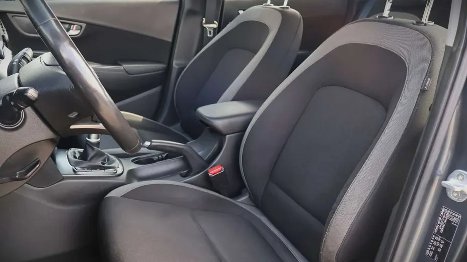 HYUNDAI Kona -
