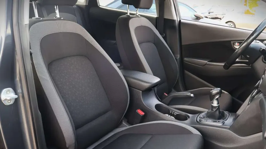 HYUNDAI Kona -