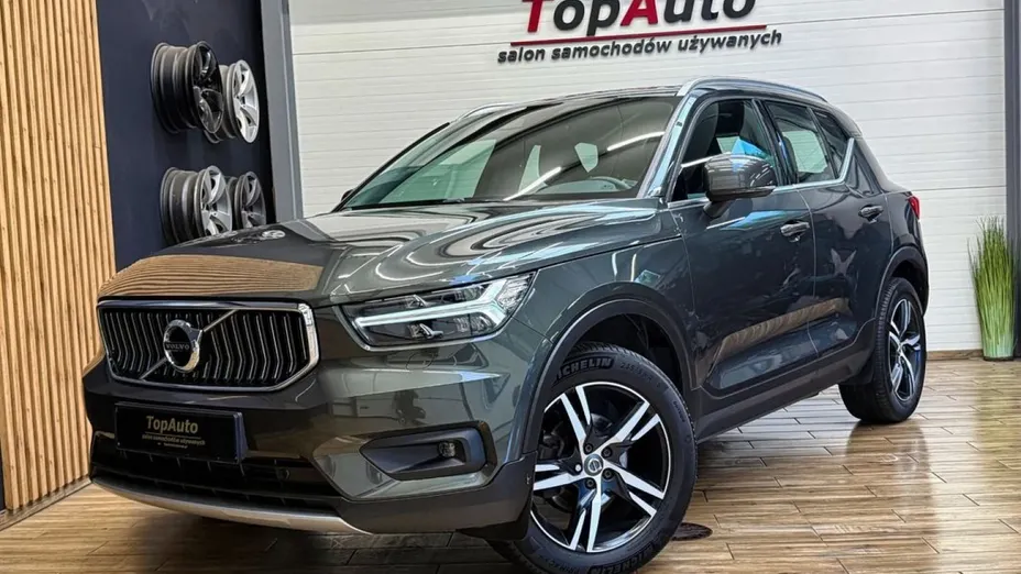 VOLVO XC40 -