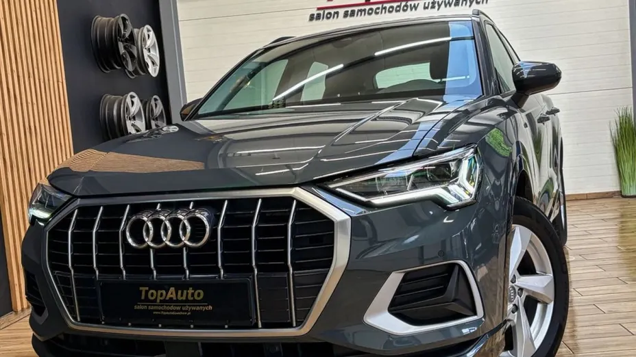 AUDI Q3 -