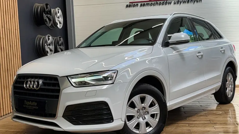 AUDI Q3 -