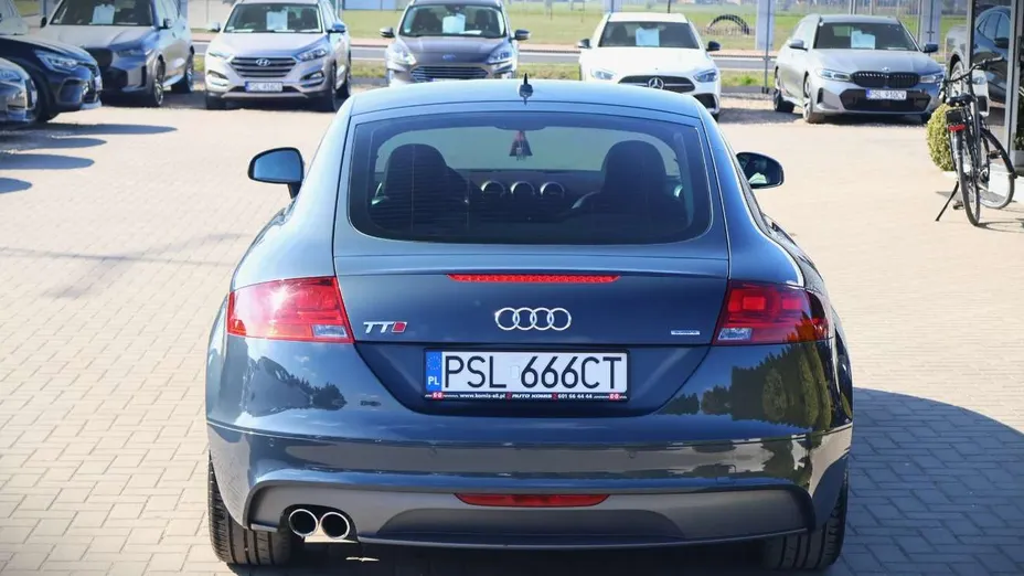 AUDI TT -