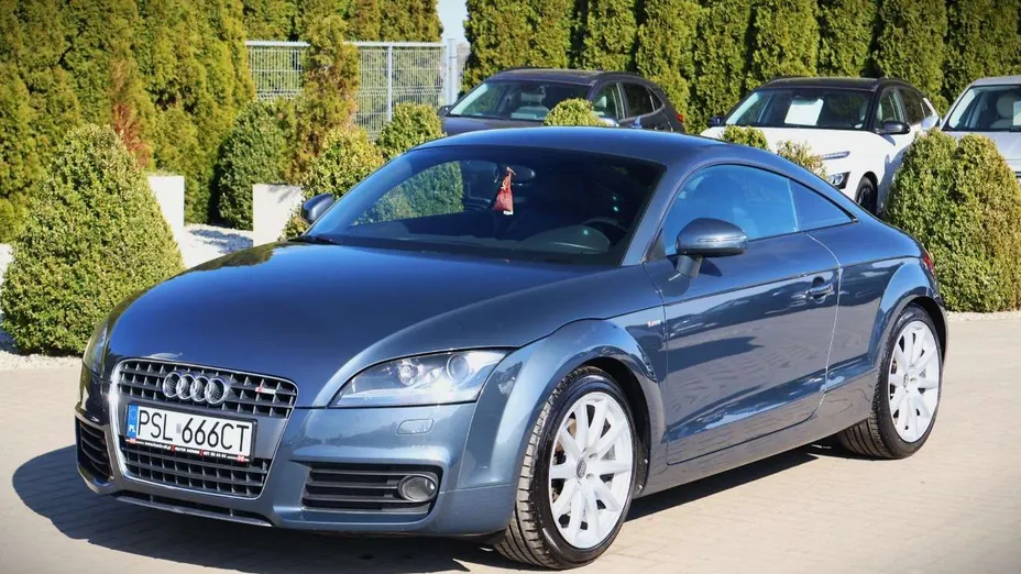 AUDI TT -