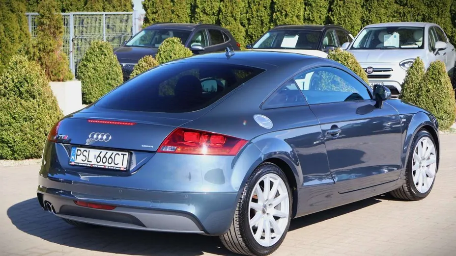 AUDI TT -