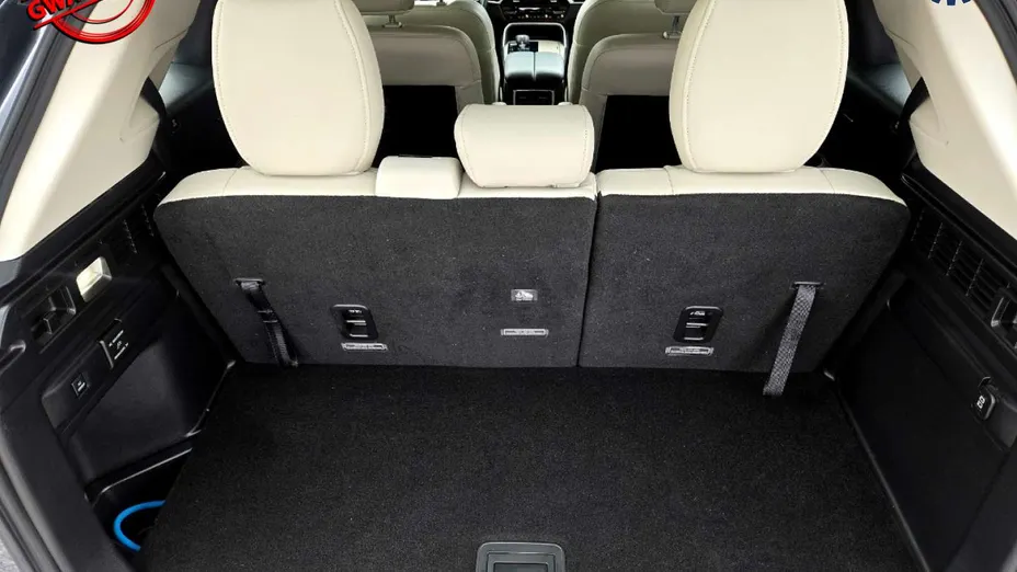 MAZDA CX-90 -