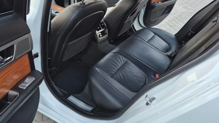 JAGUAR XF -