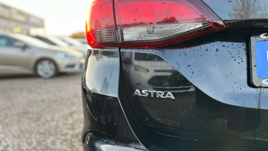 OPEL Astra -