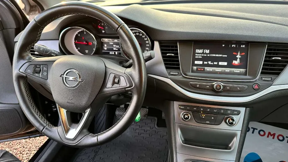 OPEL Astra -