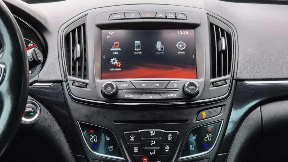 OPEL Insignia -