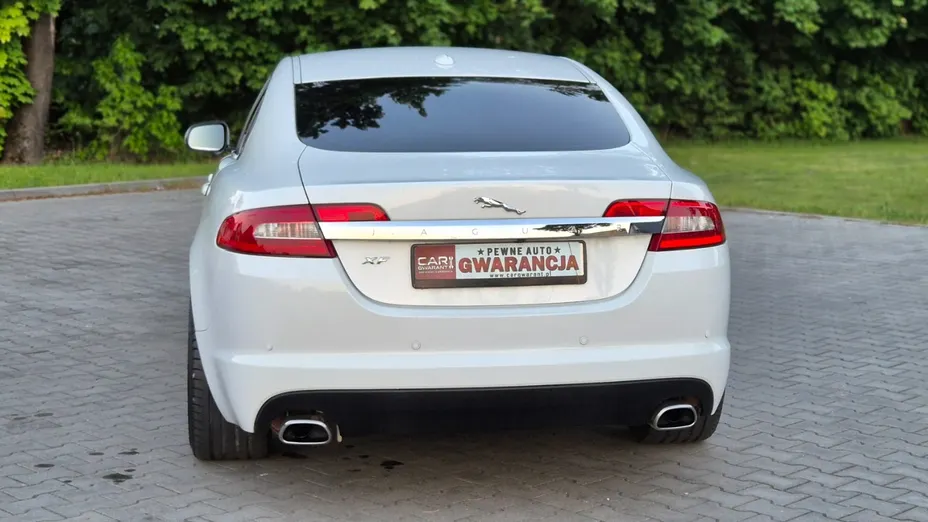 JAGUAR XF -